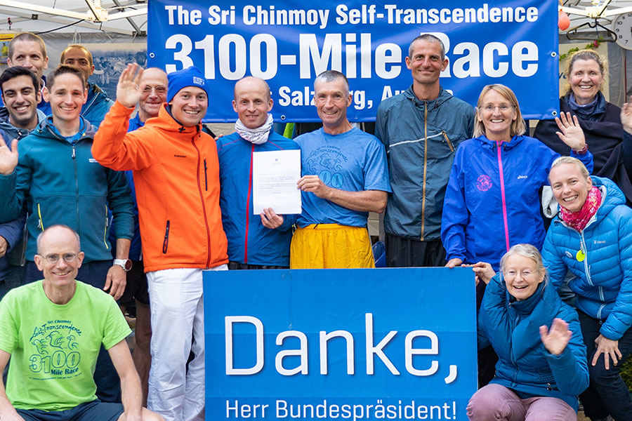 President of Austria offers encouragement to the runners